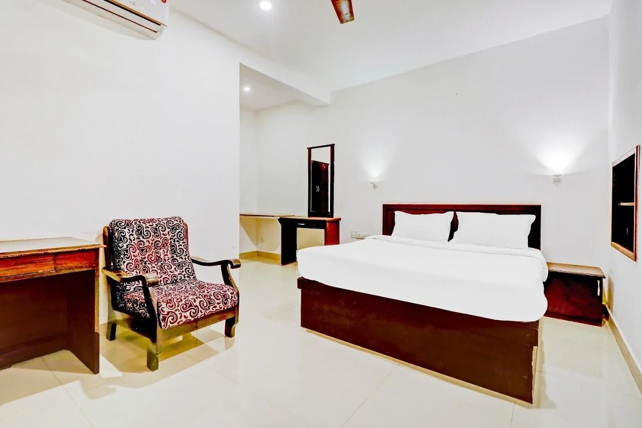 Capital O 83989 Majestic R V Towers 3*, Guruvayur