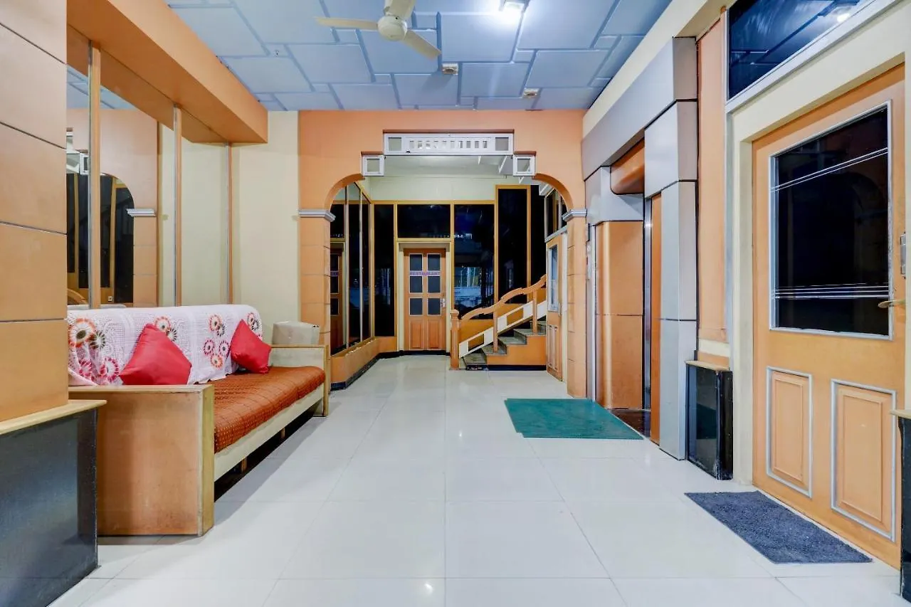 Capital O 83989 Majestic R V Towers 3*, Guruvayur